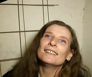 Redhead Janna köylü erotik porno ile bir adam