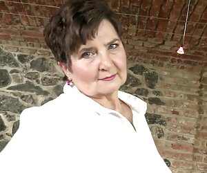 Genç bir turkce porno erotik adamla yatmak